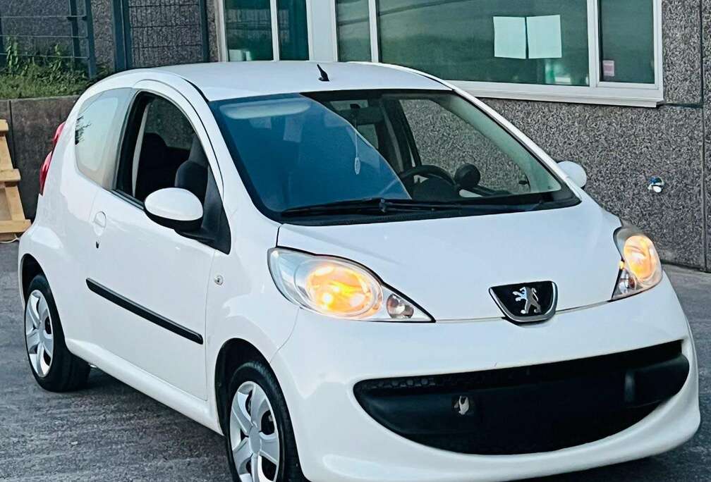 Peugeot 1.0i ESSENCE AIRCO PRETA A IMMATRICULÉ