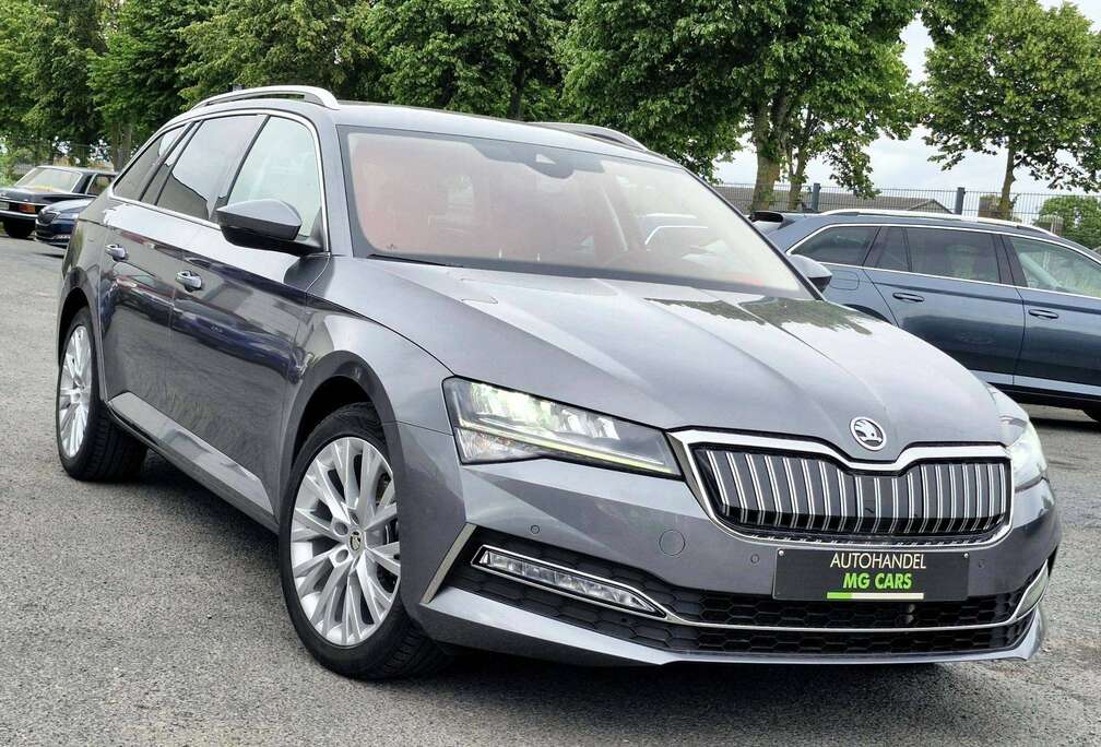 Skoda * 2022 * Combi HYBRIDE 1.4 TSI Sportline DSG LEDER ALCANTARA CAMERA ADAPTIEVE CRUISE CONTROL TREKHAAK