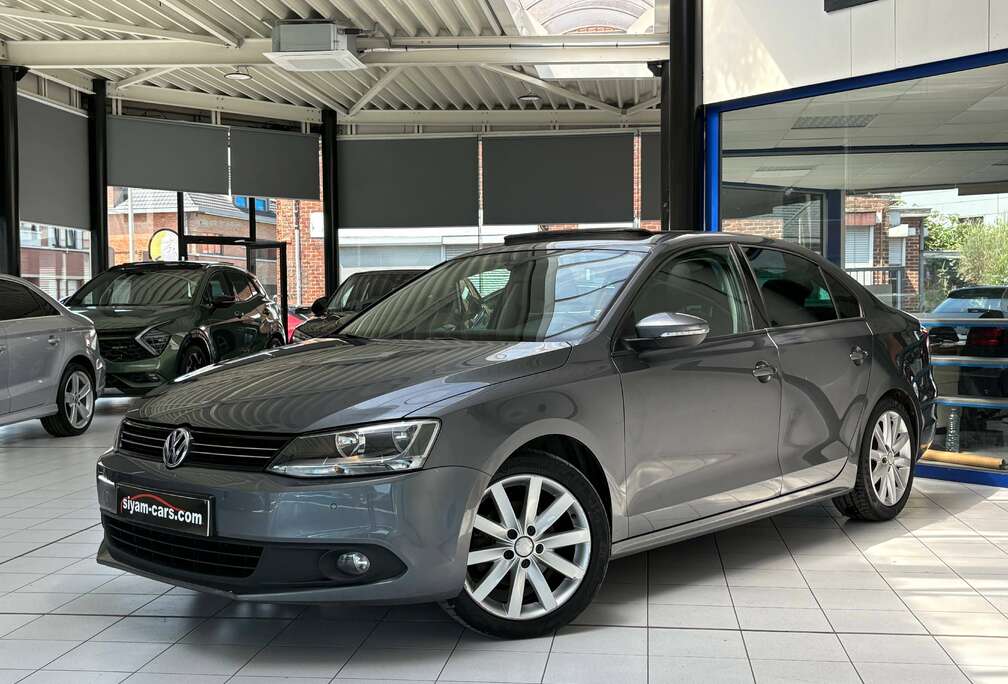 Volkswagen Jetta 1.6 TDi *CUIR * TOIT * GPS * PDC * JANTES *