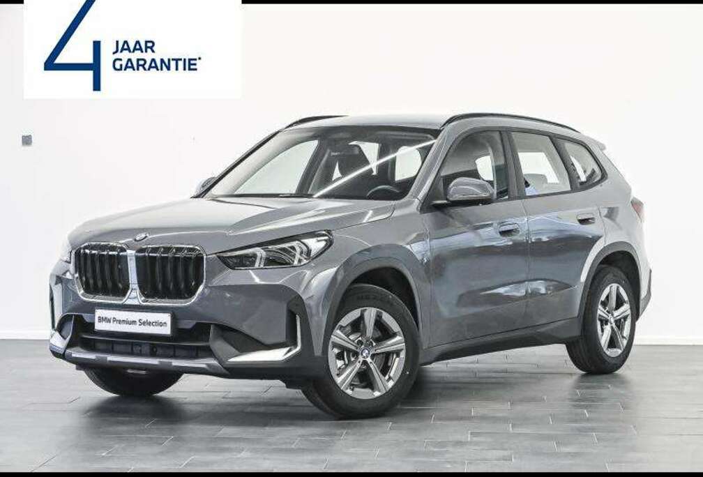 BMW NEW MODEL - AUTOMAAT - HAAK -