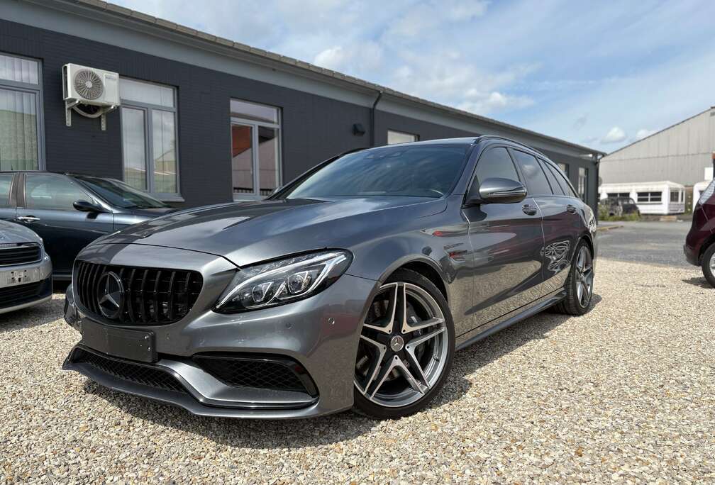 Mercedes-Benz C 63 AMG