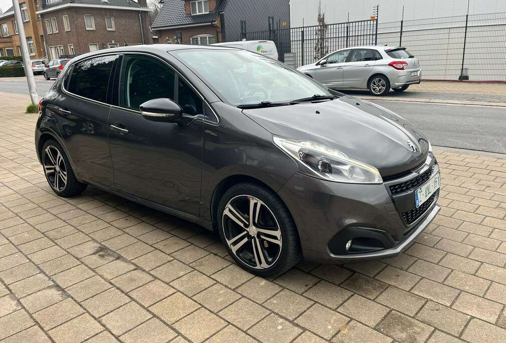 Peugeot 208 1.2 i  GT Line Automatique
