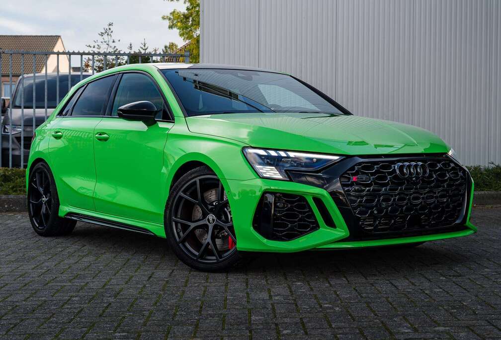 Audi RS3 Sportback/Camera/Pano.B&O/Leder/Garantie