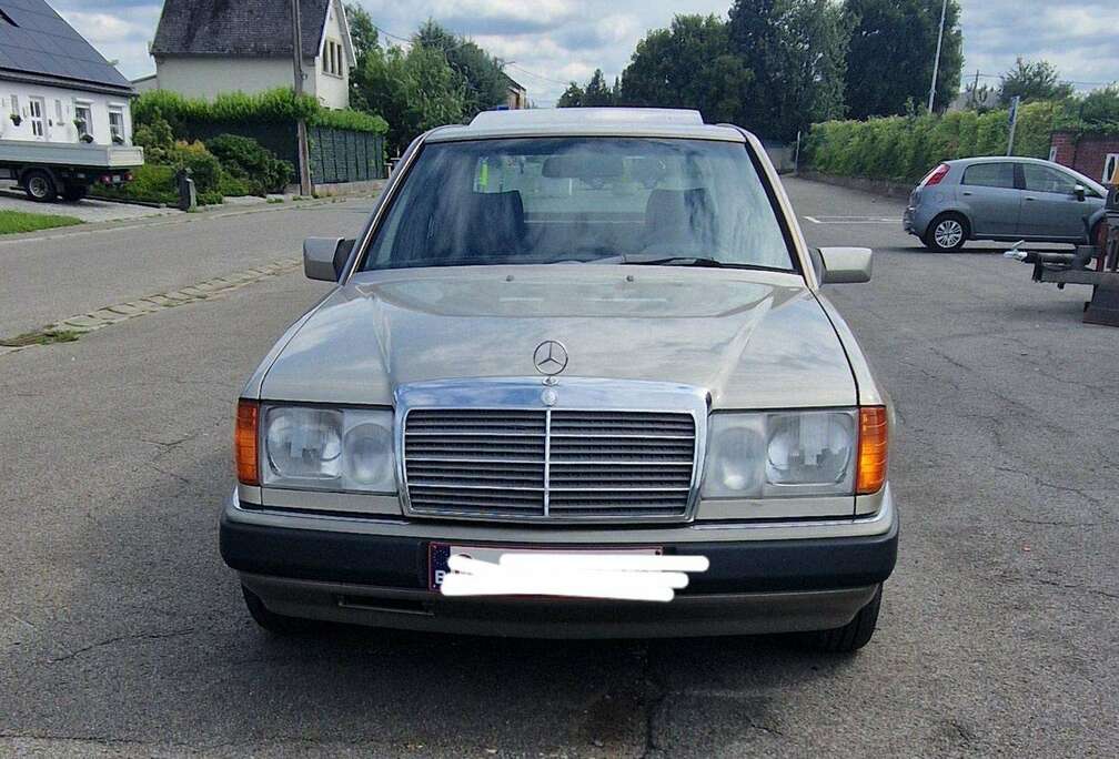 Mercedes-Benz E