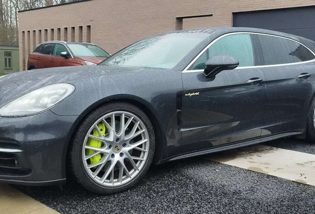 Porsche Panamera 4 e-Hybrid Sport Turismo 2.9 V6 462pk
