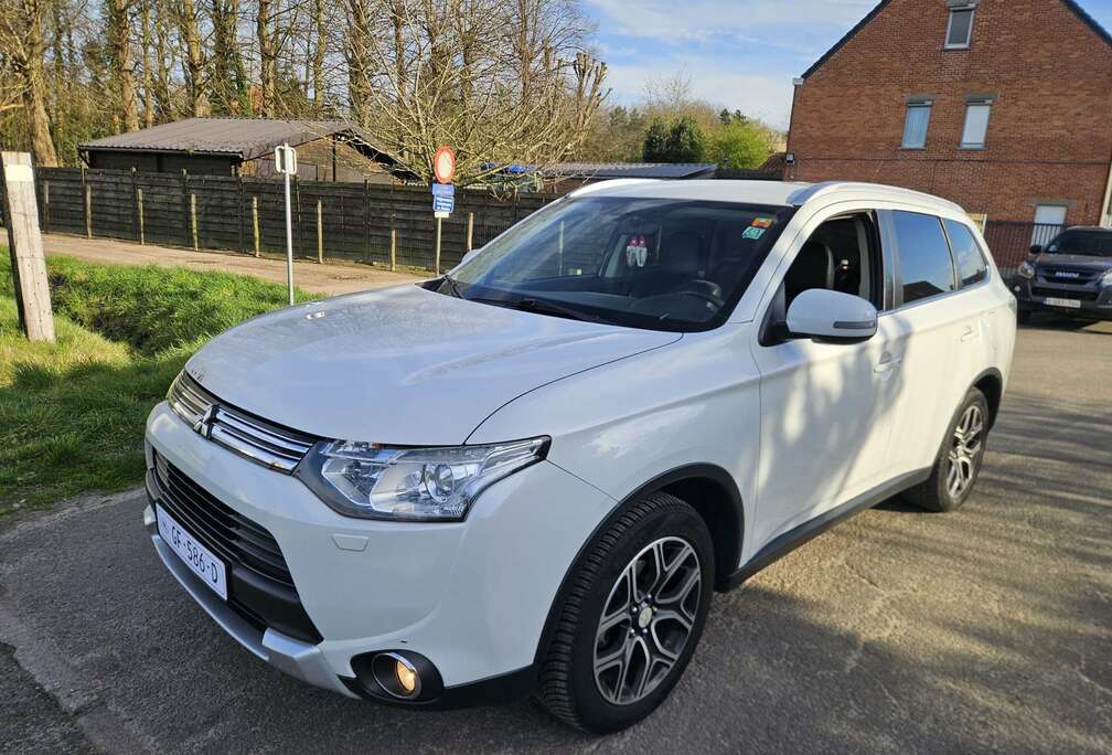 Mitsubishi 2.0 4WD Plug-In Hybrid Plus