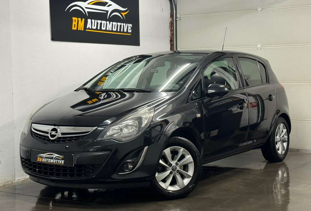 Opel Corsa 1.2i Ultimate Edition