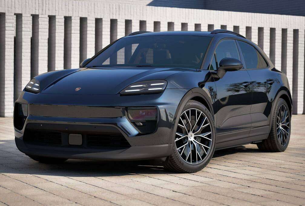 Porsche 4 EV/BOSE/Pano/Sport Chrono/Surround/Innodrive...