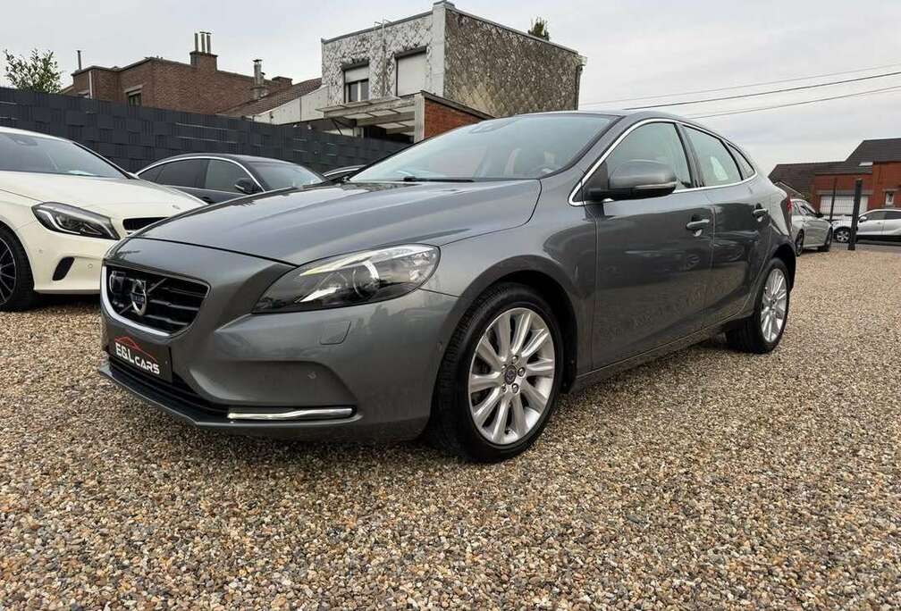 Volvo V40 2.0 D2 **12 mois de garantie**