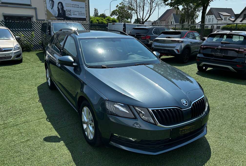 Skoda Octavia SW 1.6 CR TDi DSG  CARPLAY NAVI  A/C  BLUETHOOTH