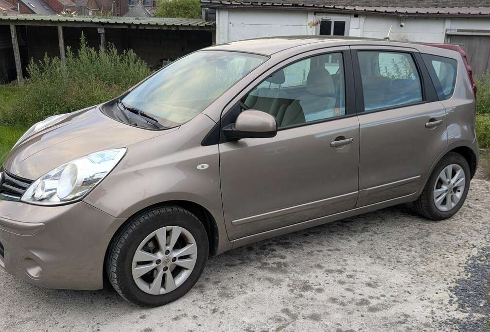 Nissan 1.4i Acenta