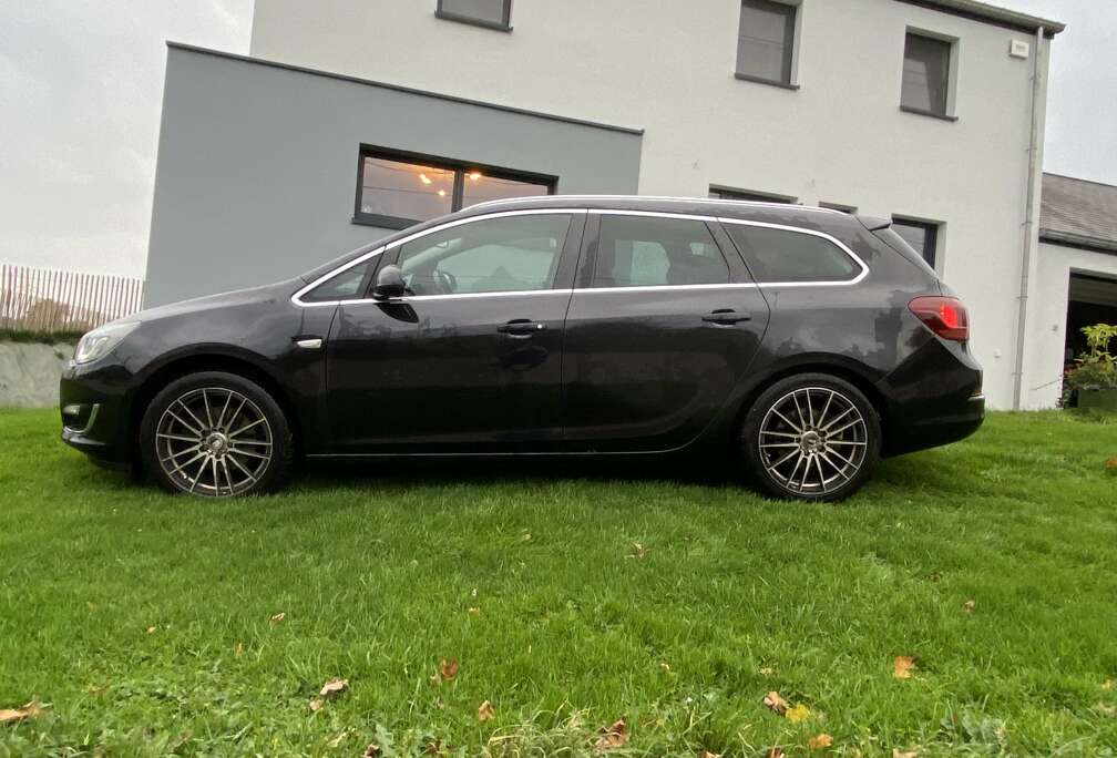 Opel Sports Tourer 1.6 CDTi Ultimate-full équipée