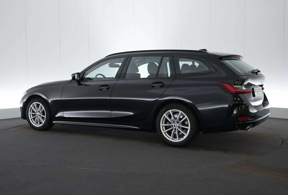 BMW 3 Touring 318dA Touring LED GPS PDC BLIS Verw. Zet