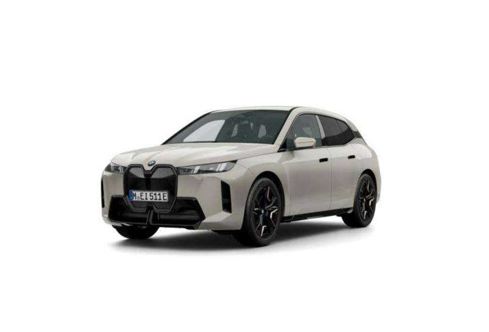 BMW iX xDrive45 M Sport | TOWB | H&K |