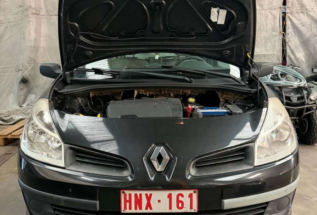 Renault Clio 3 - 1.2i 16v Community 2