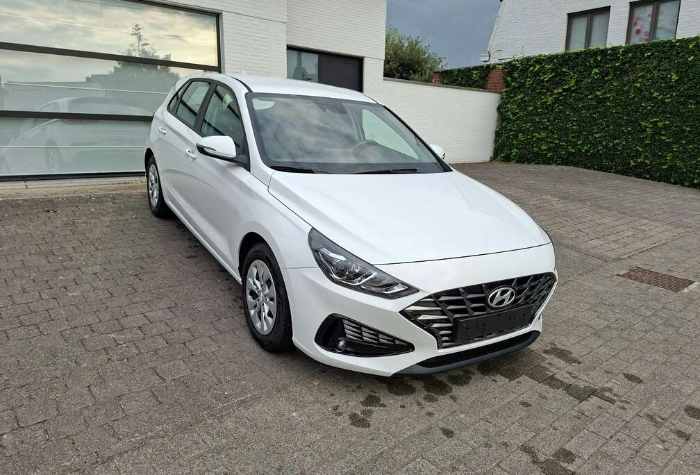Hyundai i 1.0 74kw CAMERA SENSOREN NAVI VIA APP CRUISE USB