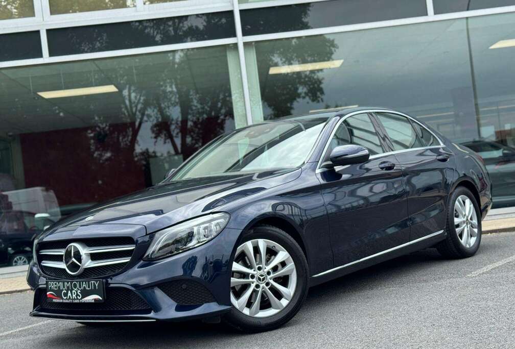 Mercedes-Benz CARPLAY /CAMERA / ZETELVERWARMING / ADAPTIVE CRUIS