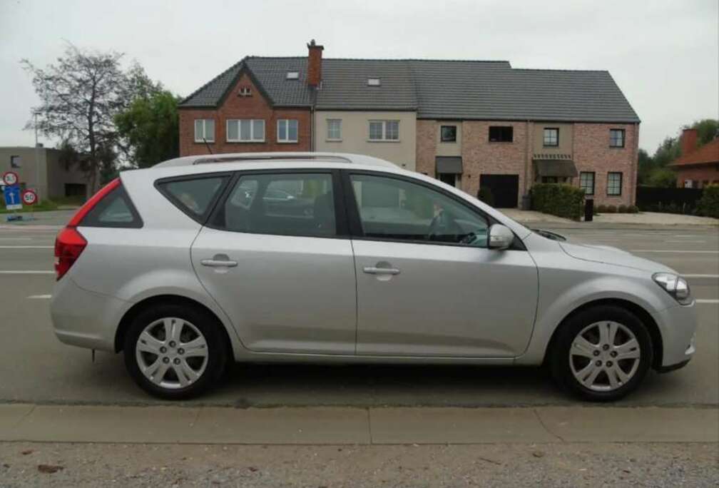 Kia 1.6 CRDi SW  *Digitale Airco*6 Vts * EURO 5