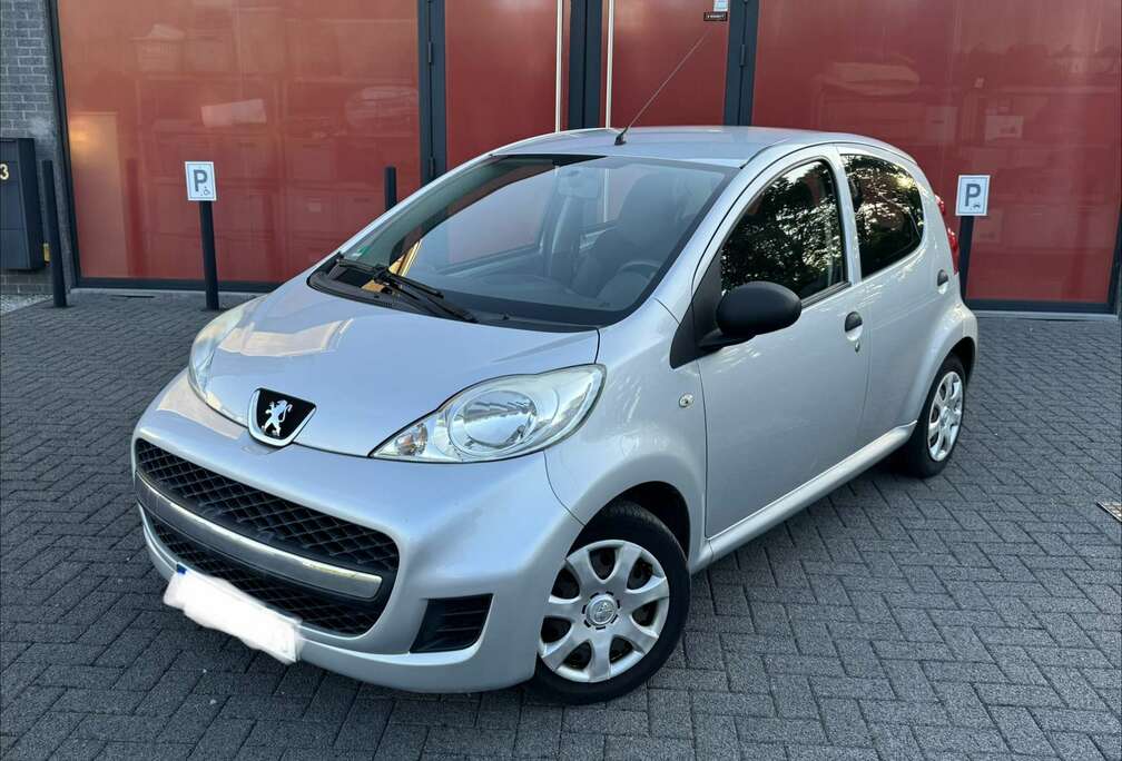 Peugeot PEUGEOT 107  ÉTAT MAGNIFIQUE CARNET  115.00