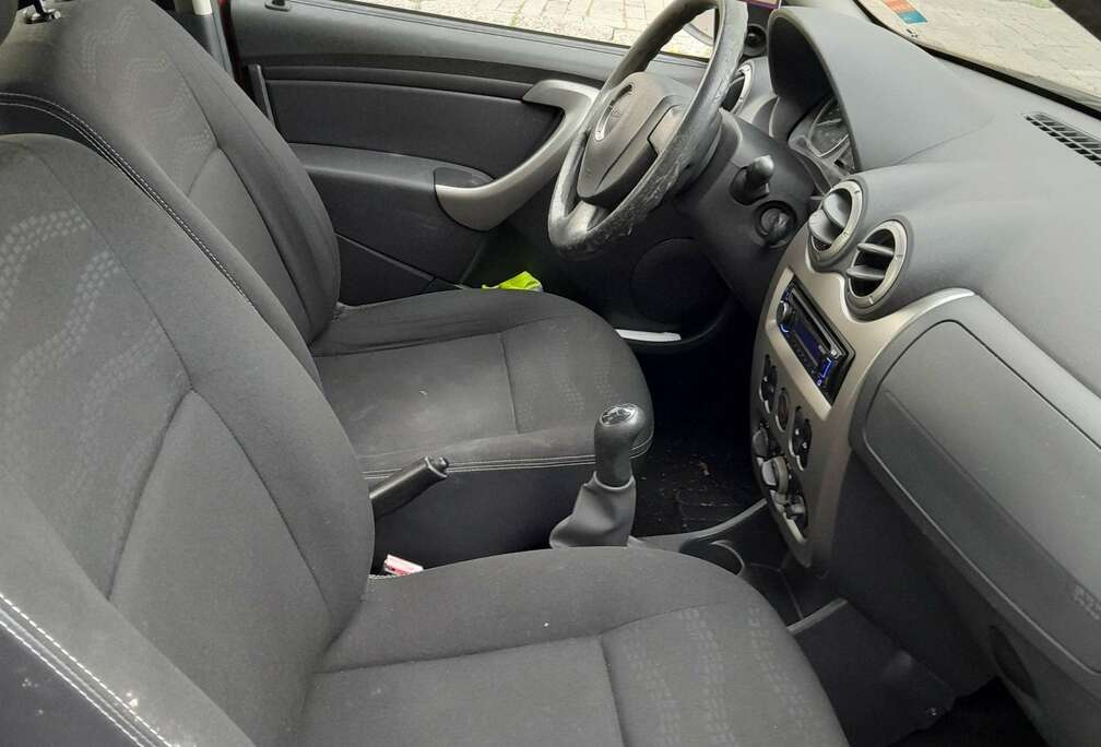 Dacia 1.6 MPI 90 Blackline