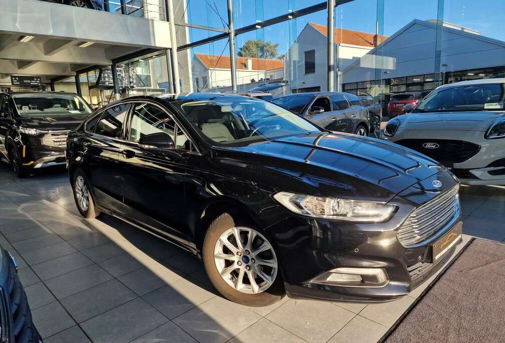 Ford TITANIUM BENZINE