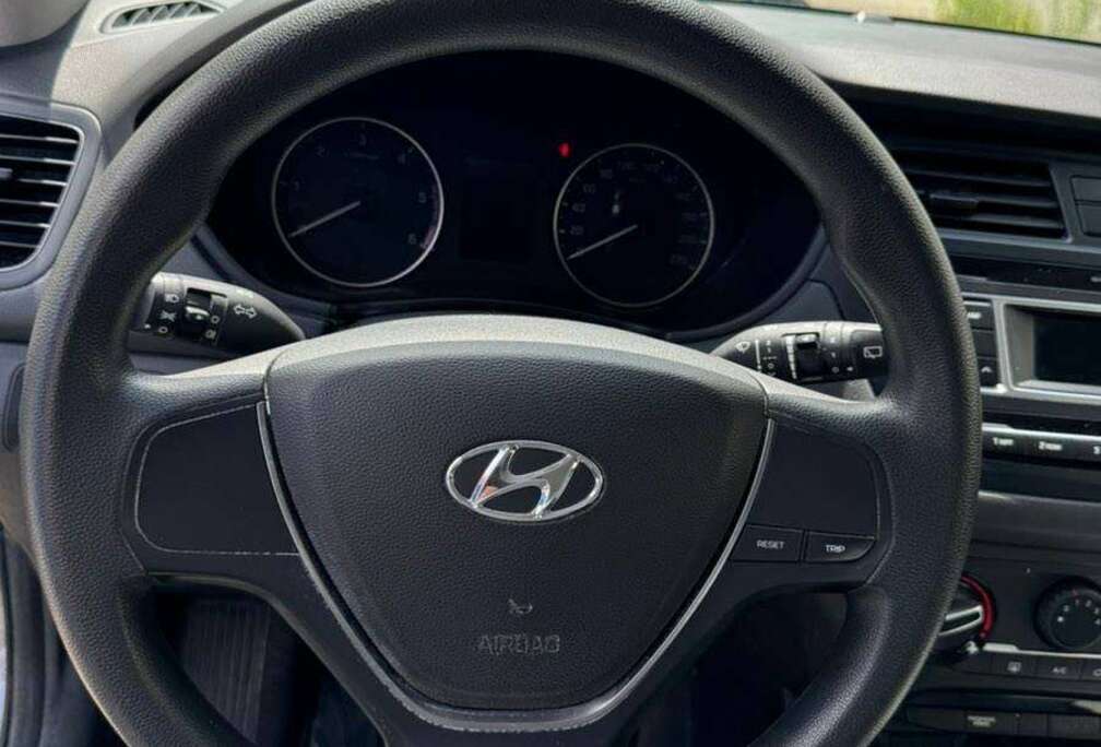 Hyundai 1.1 CRDi 75 Initia