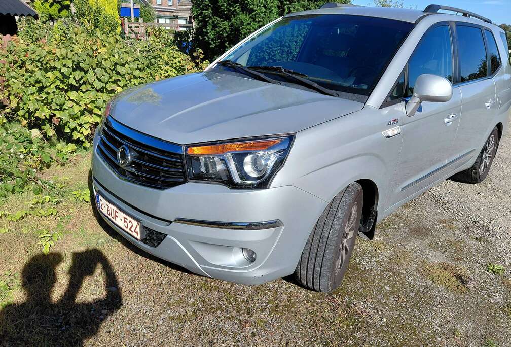 SsangYong Rodius 2.2 SV220e-XDi 4WD Sapphire