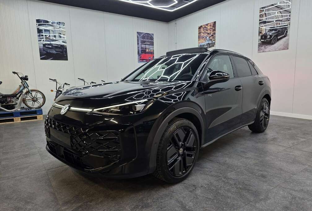 Volkswagen NEW T-Roc 1.5 TSI R-Line Panodak