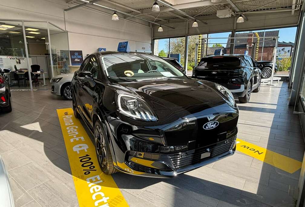 Ford 43,6 kWh Gen-E Premium / Stock