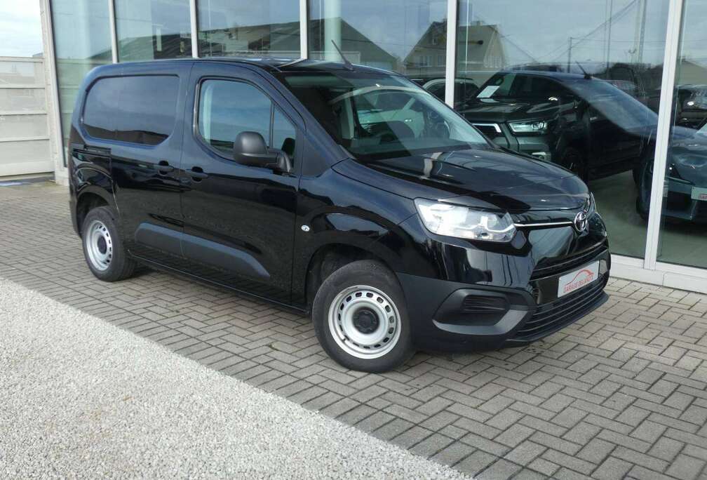 Toyota 1.5D 102pk +Trekhaak +Cargo pack +Schuifdeur +Airco +Bluetooth