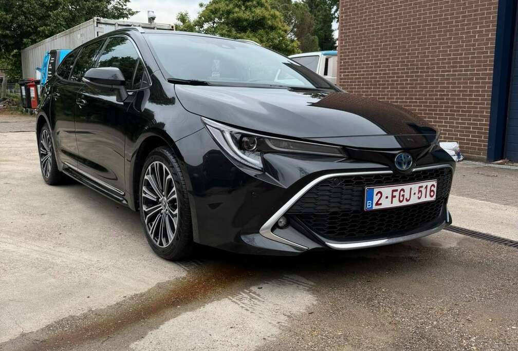 Toyota SW Hybrid 1.8 Premium e-CVT