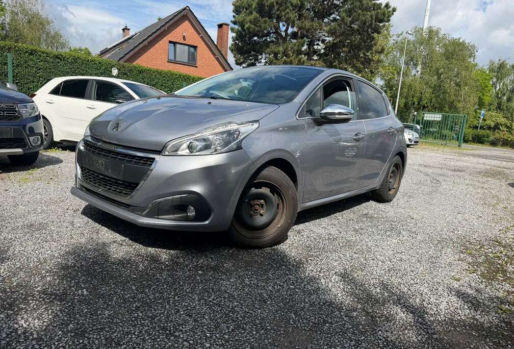 Peugeot 208 1.2i PureTech Allure