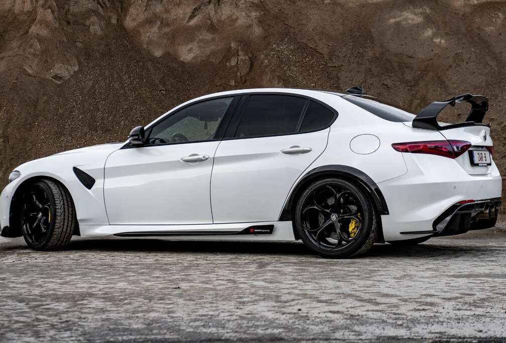 Alfa Romeo Giulia 2.9 V6 Bi-Turbo AT8 Quadrifoglio