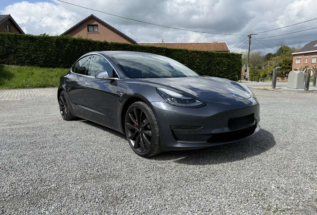 Tesla 75 kWh AWD Performance (377 kW)