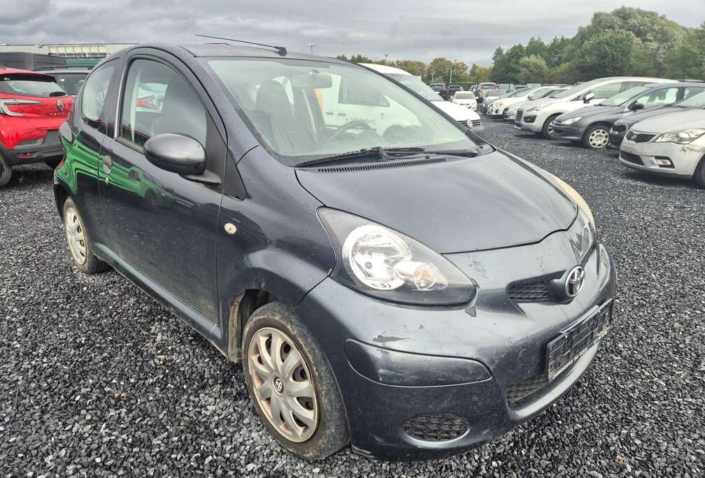 Toyota 1.0i VVT-i / Marchand ou Export