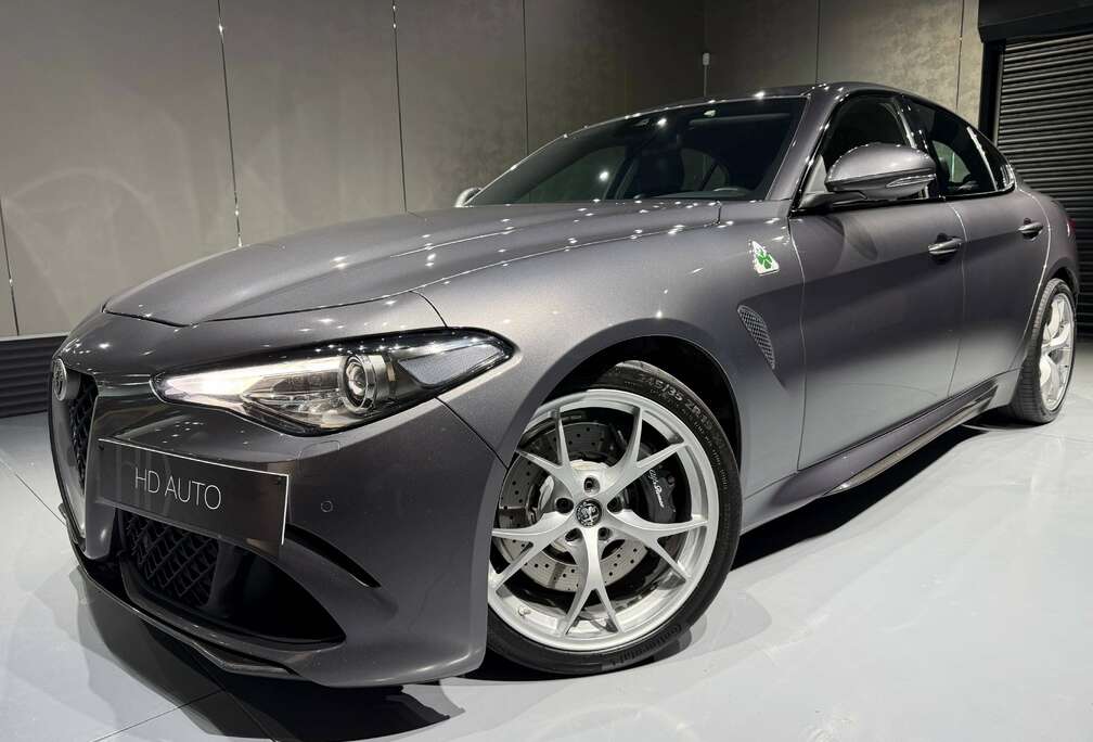 Alfa Romeo Giulia 2.9 T V6 Quadrifoglio CARBON//1ER PRO//CAMERA//CUIR ALCANTARA