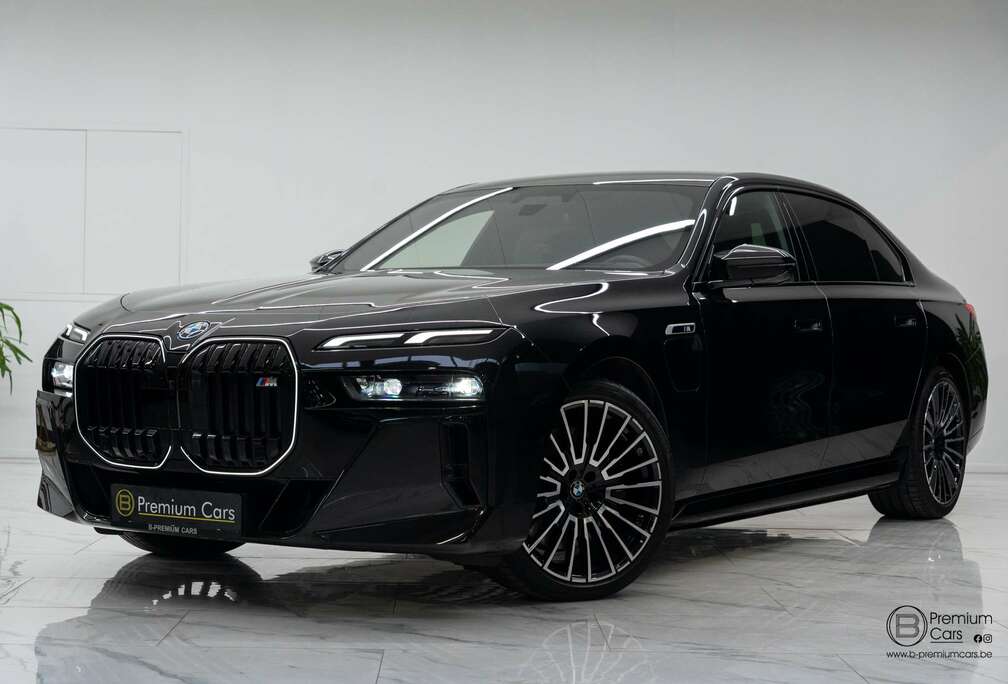 BMW M e xDrive Individual FULL OPTIONS Black pack