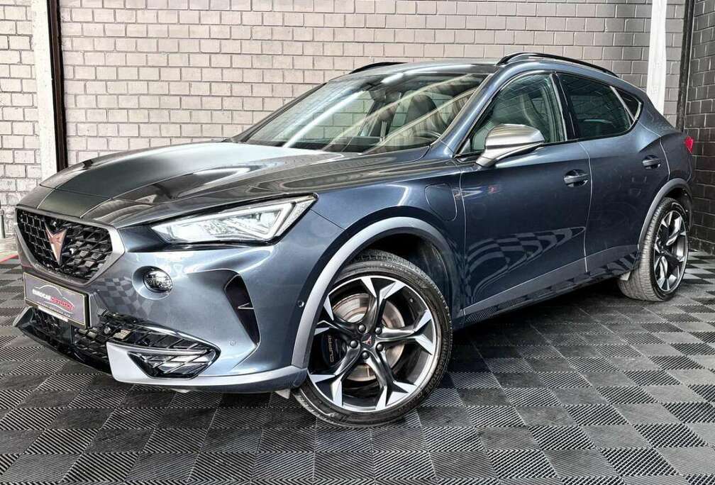 VZ 245CV eHybrid DSG6 \\CARBON EDITION\\ ** Attelage