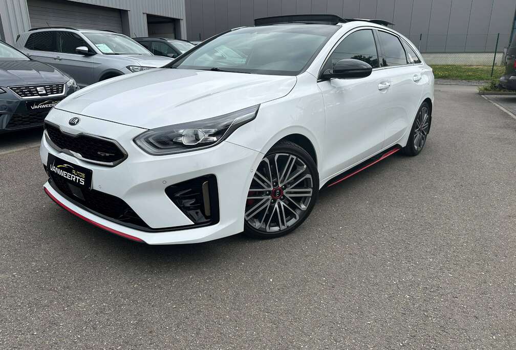Kia ProCeed GT, 1.6 T-BENZINE AUTOMAAT, CARPLAY/PANO/ALCANTARA/KEYLESS