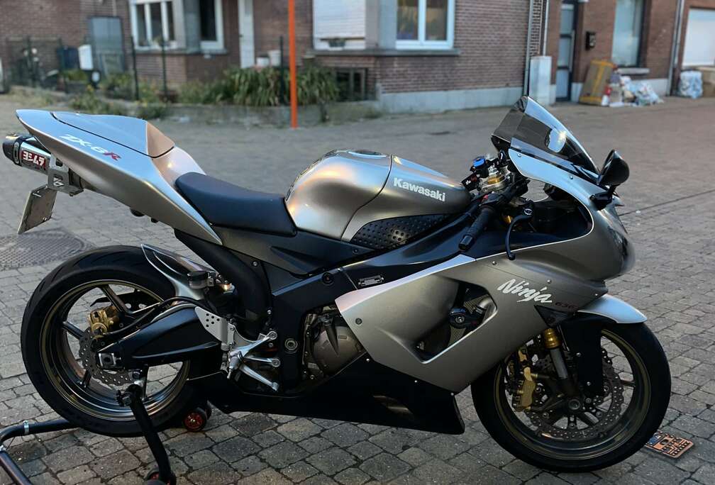 Ninja ZX6R