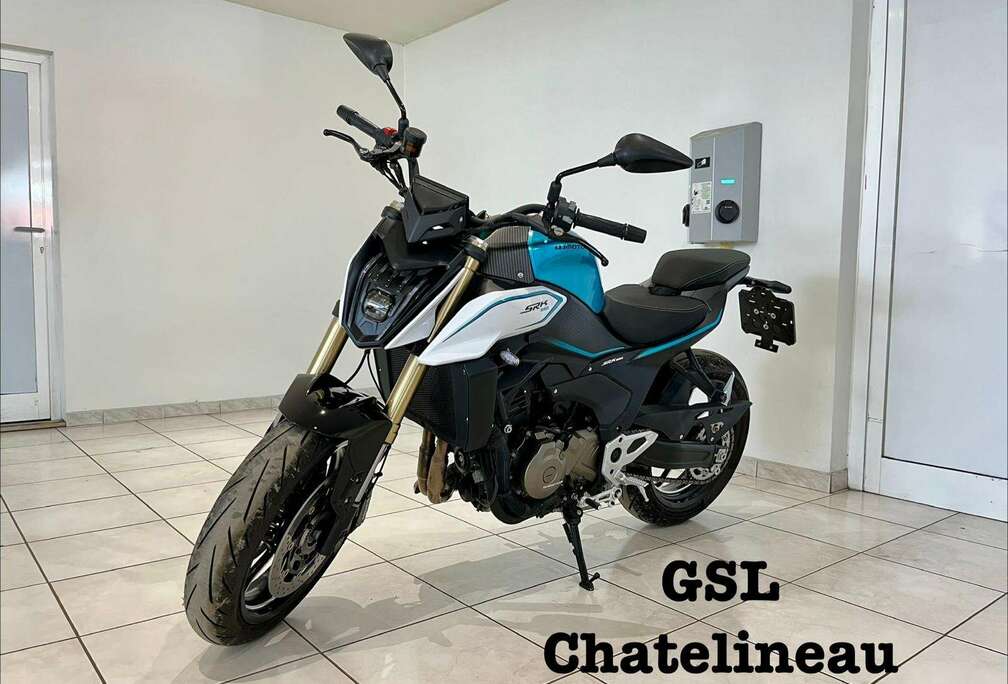 SRK550 BLUE WHITE DEMO 189KM ! BLUETOOTH