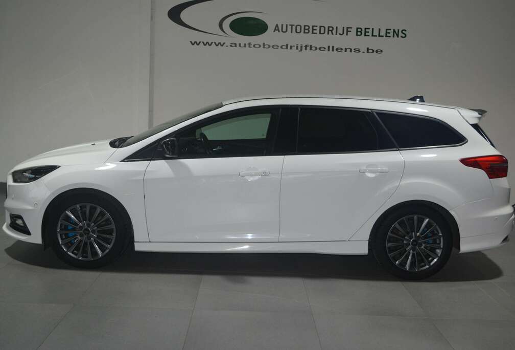 Ford Focus 1.5 EcoBoost ST Line / ST-LINE / 83.000 KM
