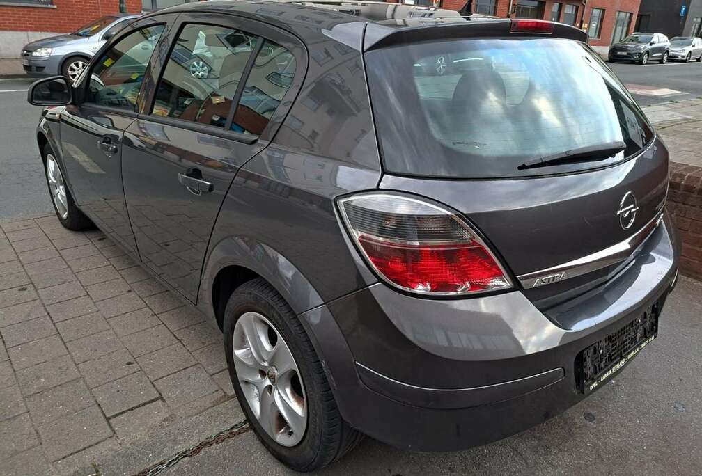 Opel Astra 1.7 CDTi ECOTEC Essentia DPF