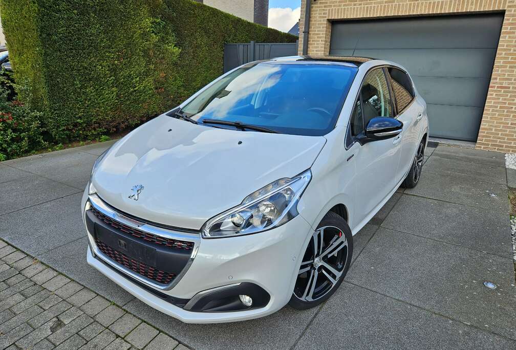 Peugeot 1.2 GT Line SPORT / CAMERA / ** SUPER DEAL