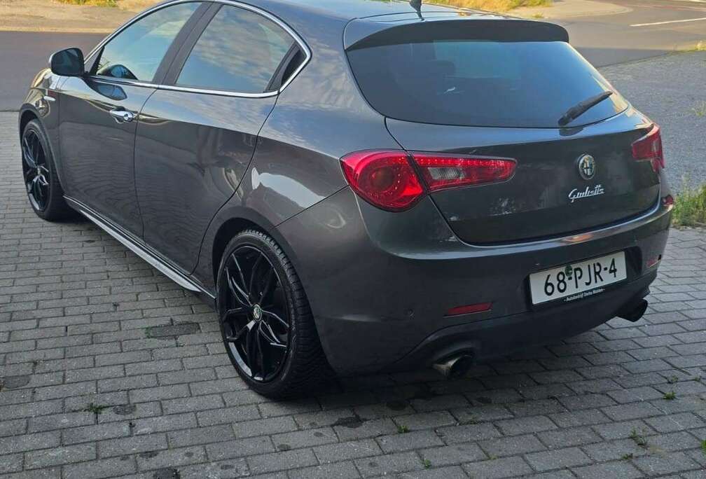 Alfa Romeo 1750 TBI 235 ch Quadrifoglio Verde