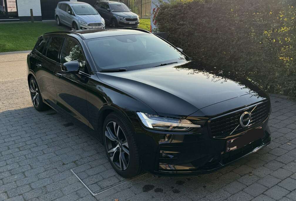 Volvo V60 B4 R-Design