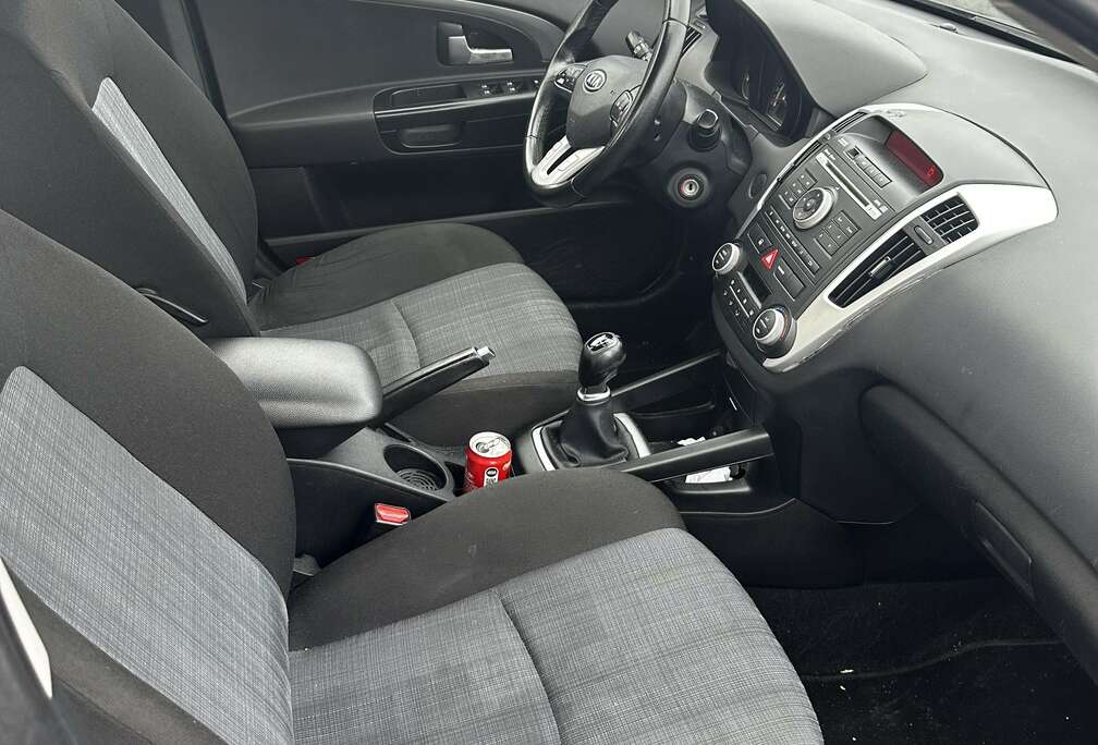 Kia 1.4 CVVT Attract