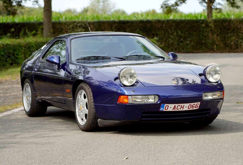 Porsche 928 Automatik S 4