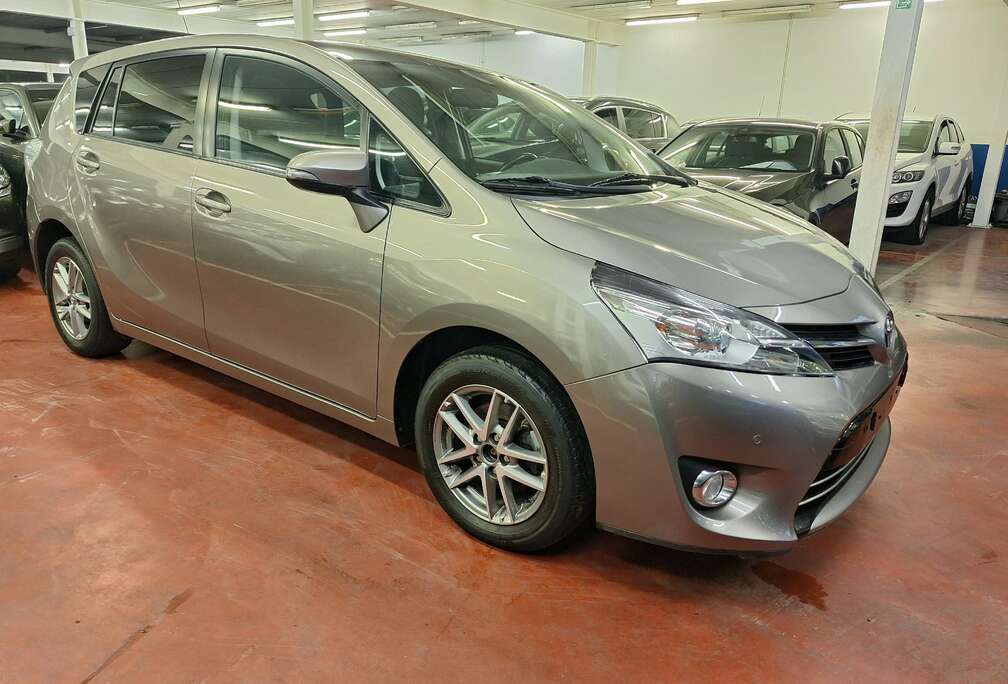Toyota 1.6i Skyview 5pl.