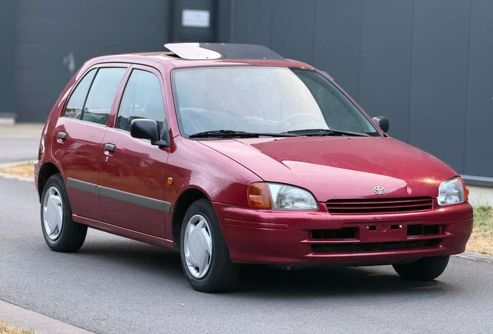 Toyota 1.3i 16v XT // Toit Ouvrant // Boite Auto